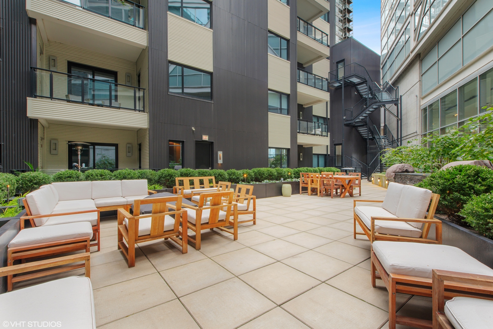 668 N KINGSBURY Street Unit: 507