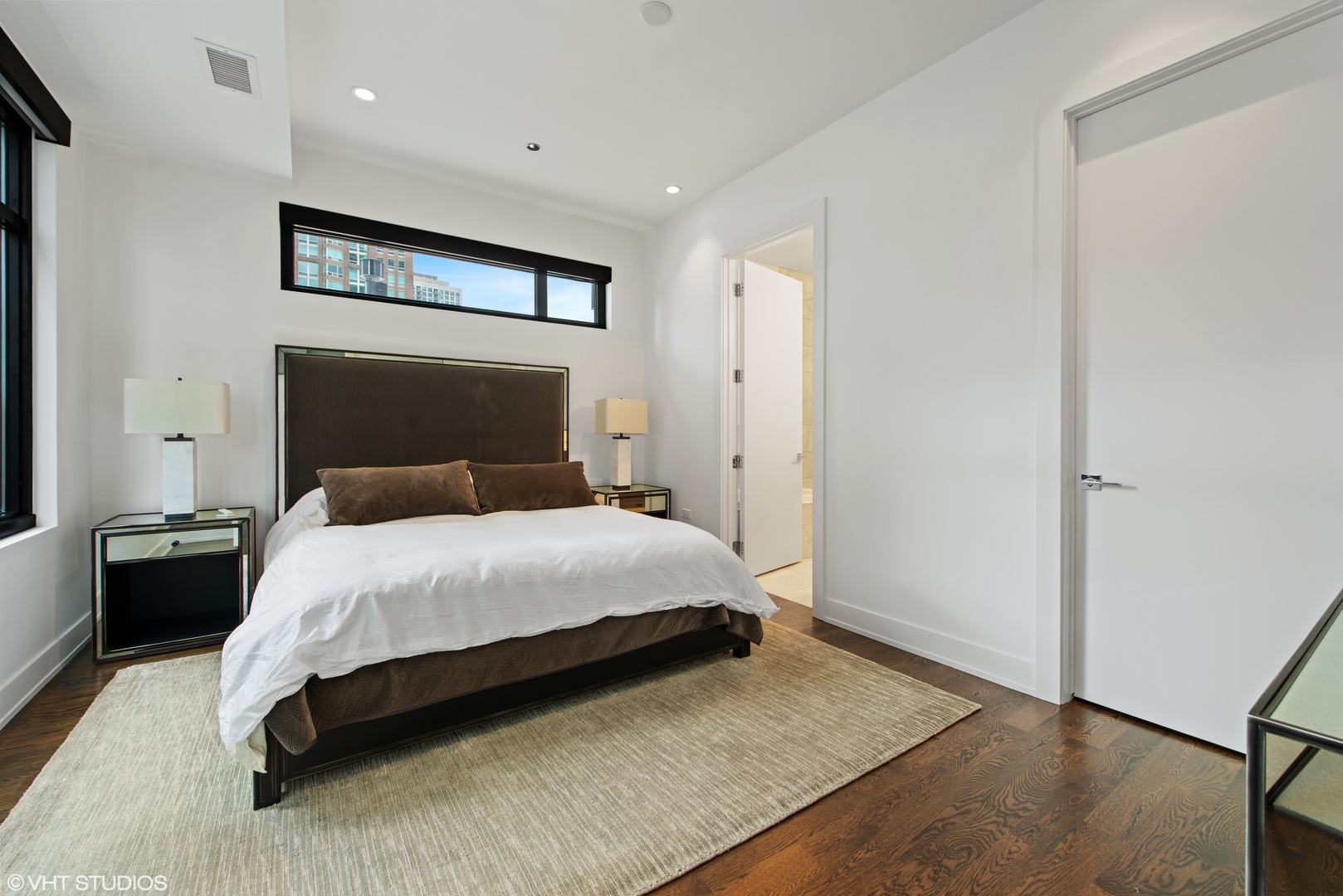 668 N KINGSBURY Street Unit: 507