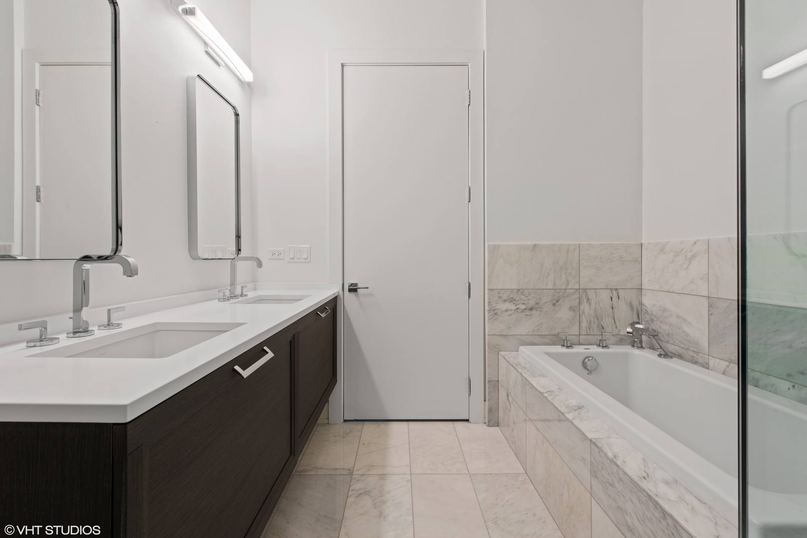 668 N KINGSBURY Street Unit: 507