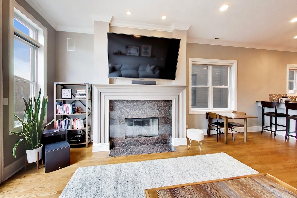 3028 N SHEFFIELD Avenue Unit: 4S
