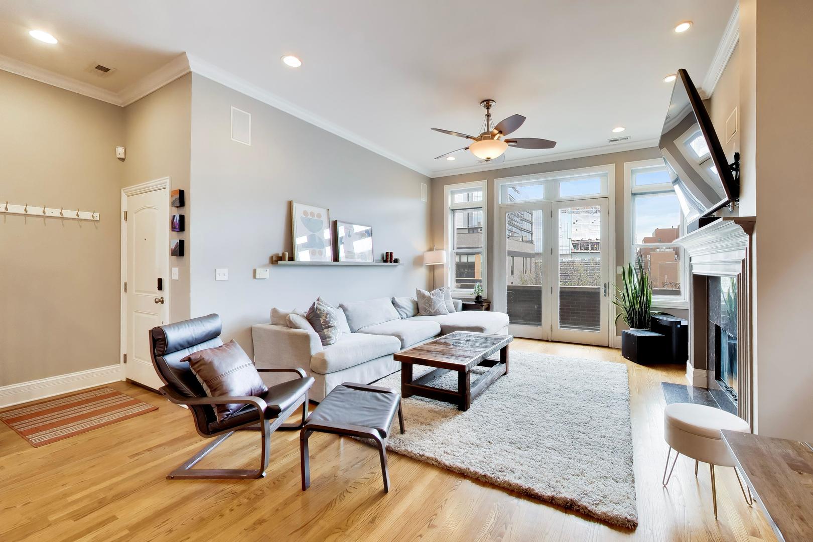 3028 N SHEFFIELD Avenue Unit: 4S