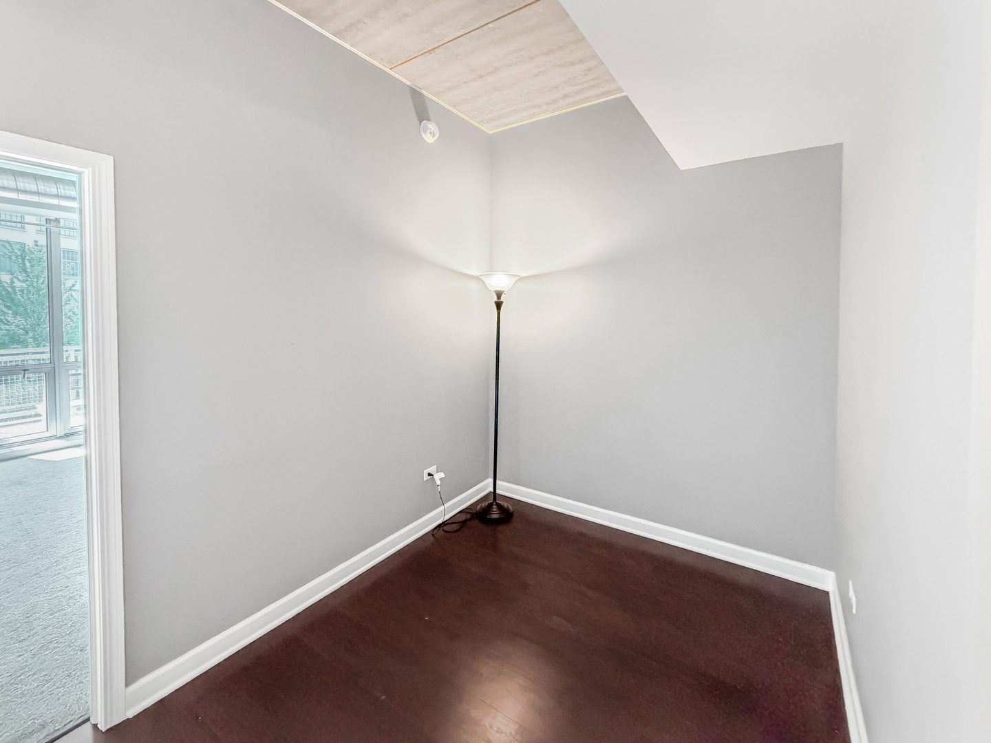 845 N KINGSBURY Street Unit: 405
