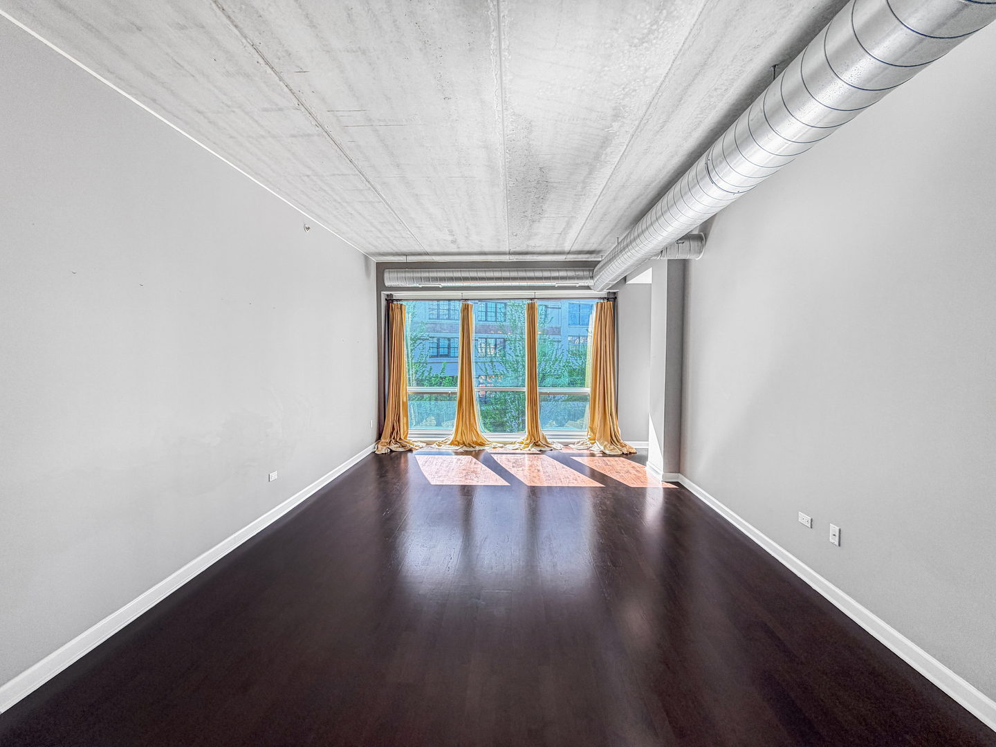 845 N KINGSBURY Street Unit: 405