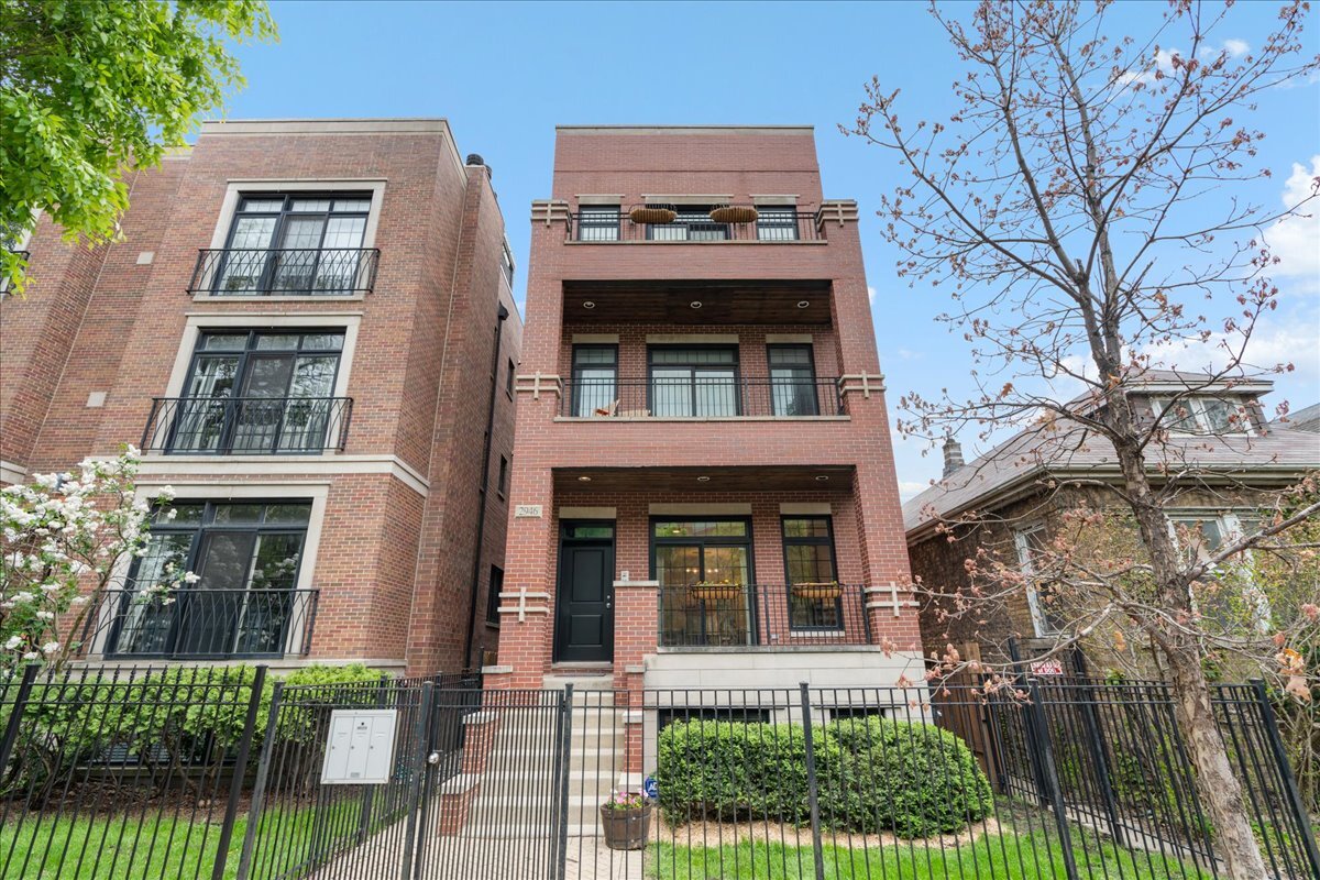 2946 N Damen Avenue Unit: 1