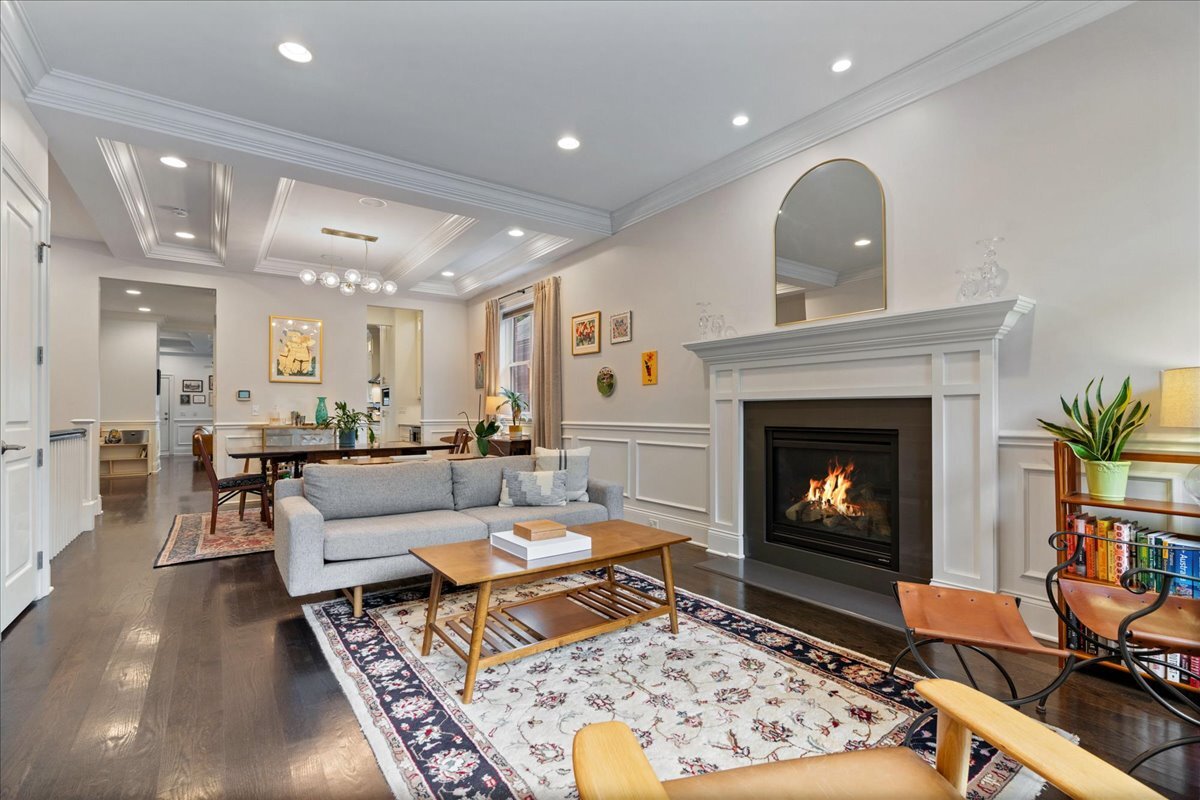 2946 N Damen Avenue Unit: 1