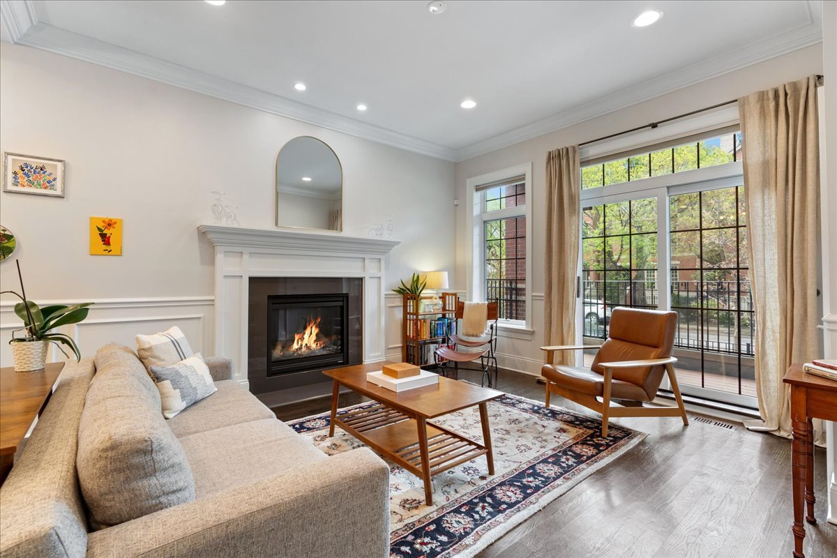 2946 N Damen Avenue Unit: 1