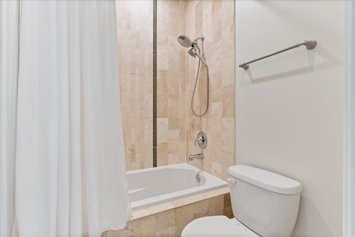 2946 N Damen Avenue Unit: 1