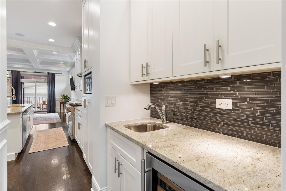 2946 N Damen Avenue Unit: 1