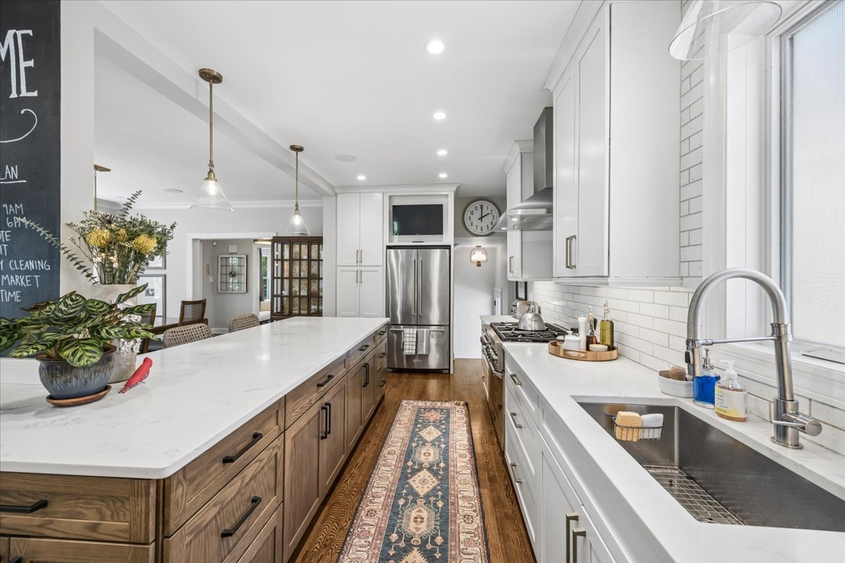 735 Ashland Avenue