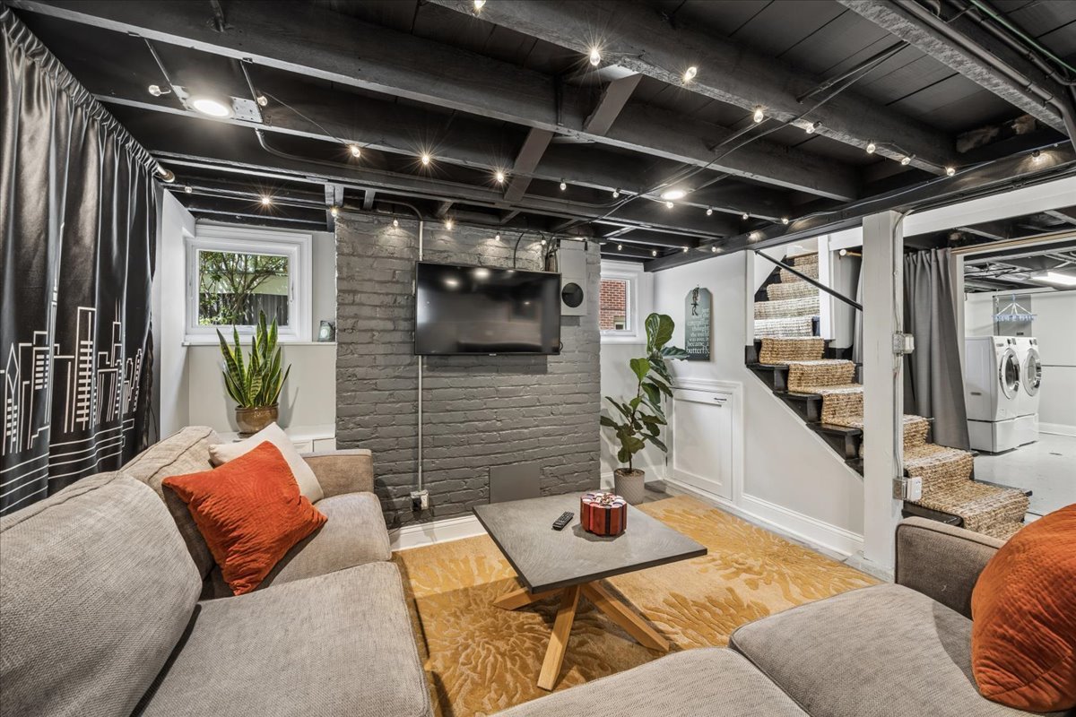 735 Ashland Avenue