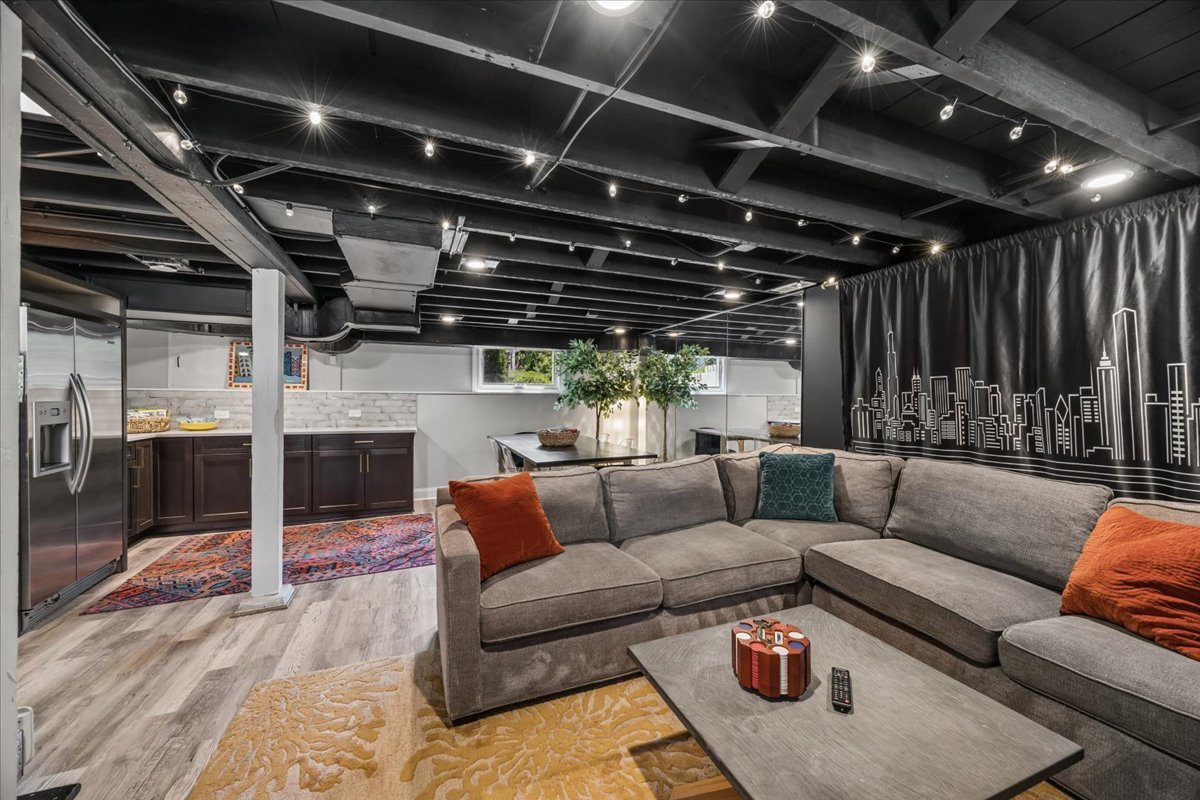735 Ashland Avenue