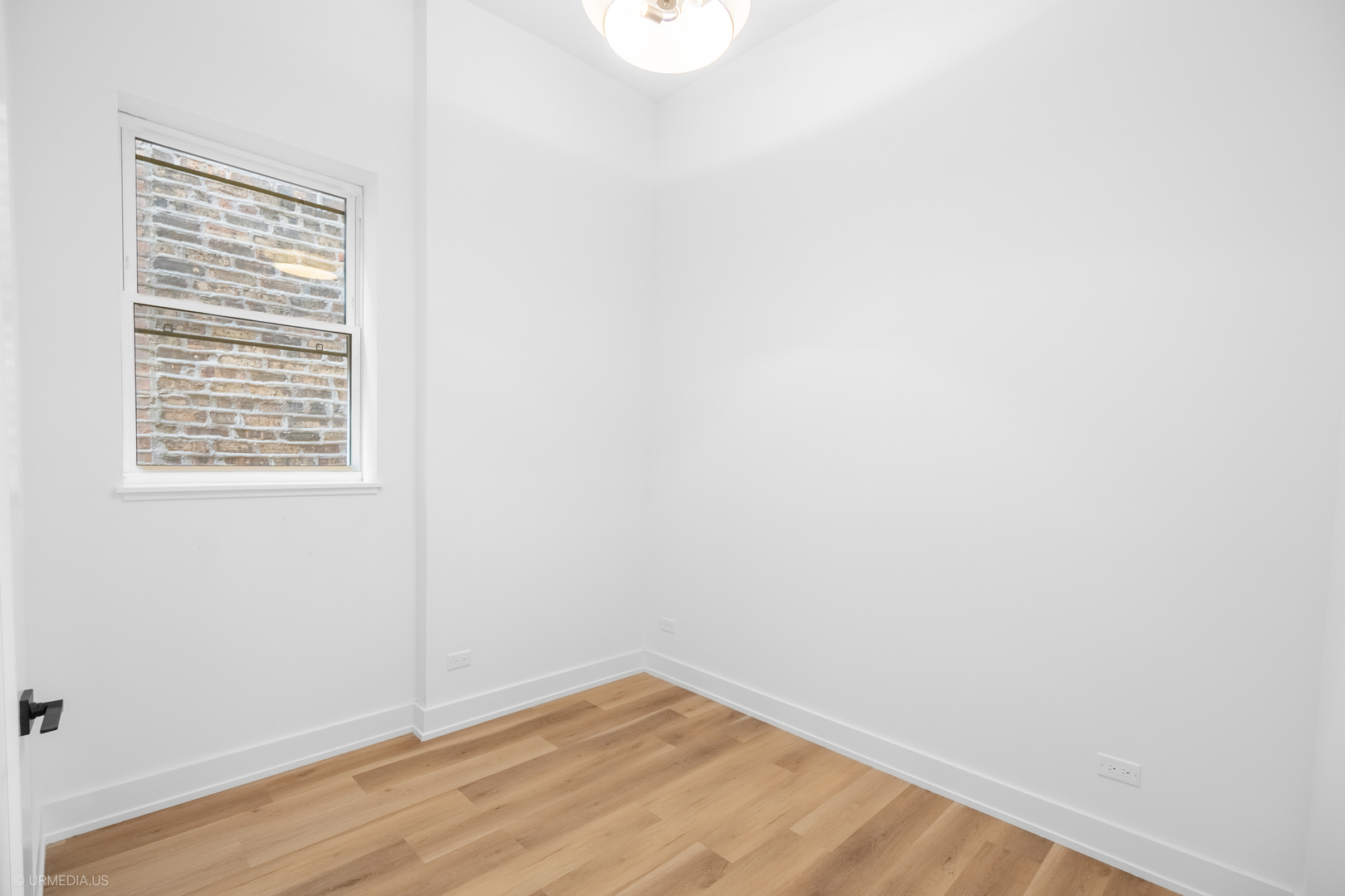 2113 N Kenmore Avenue Unit: 3