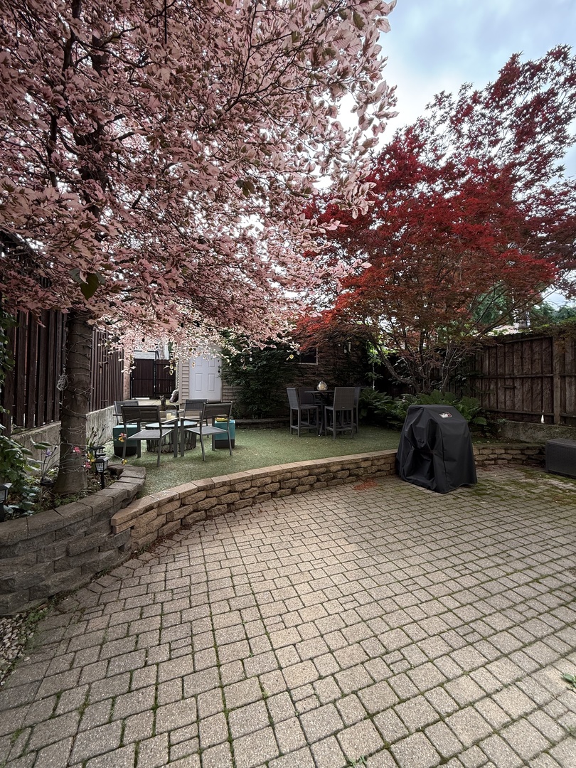 1815 N Paulina Street Unit: 1