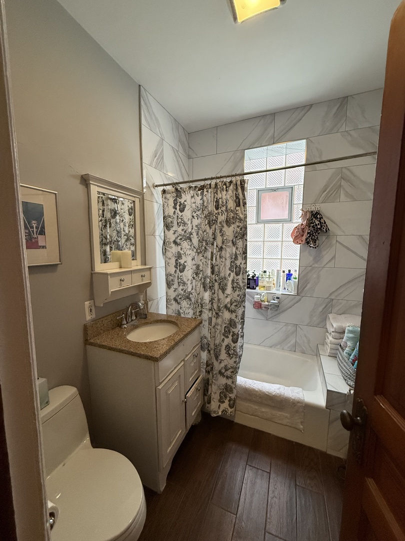 1815 N Paulina Street Unit: 1