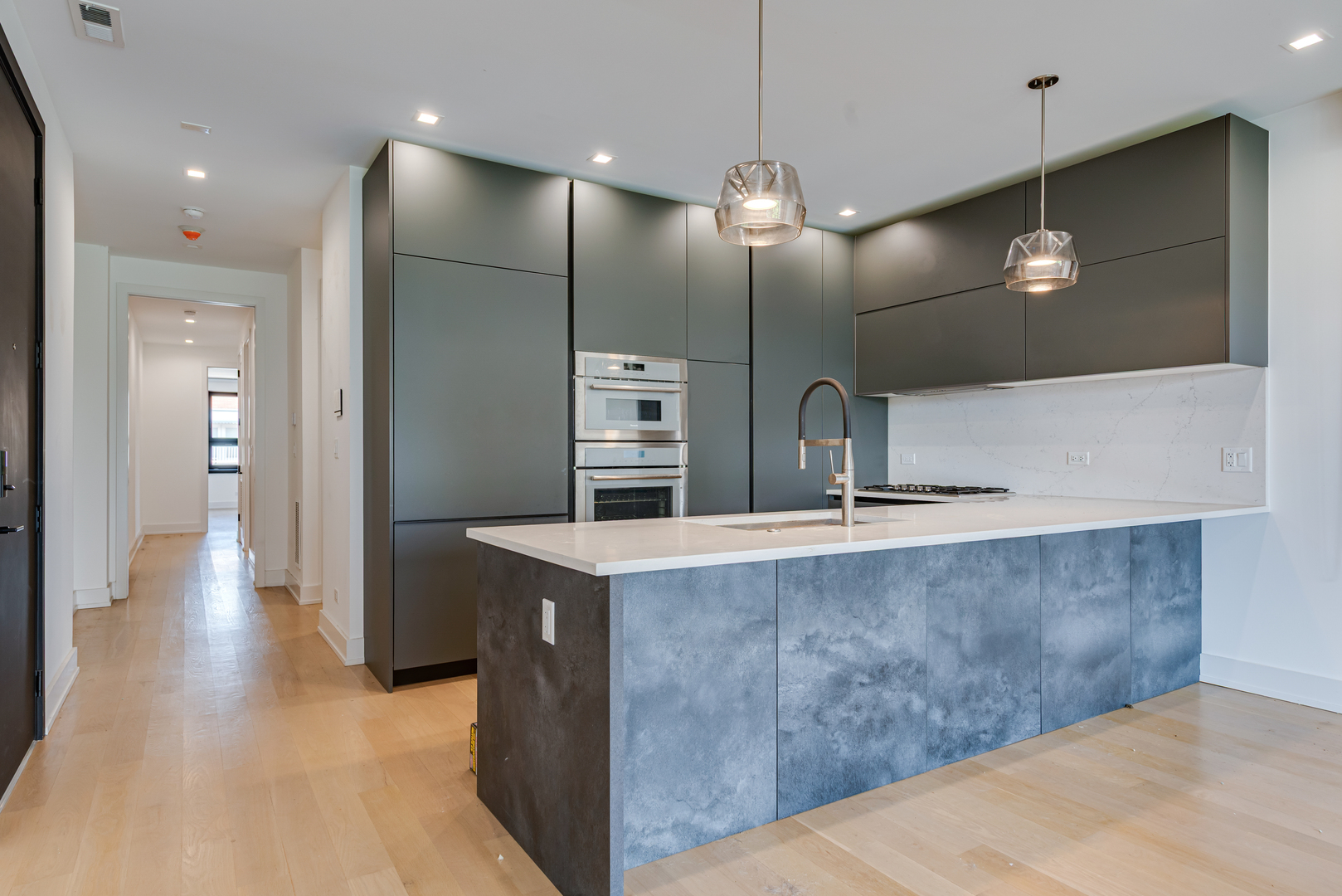 1524 W Chicago Avenue Unit: 2E