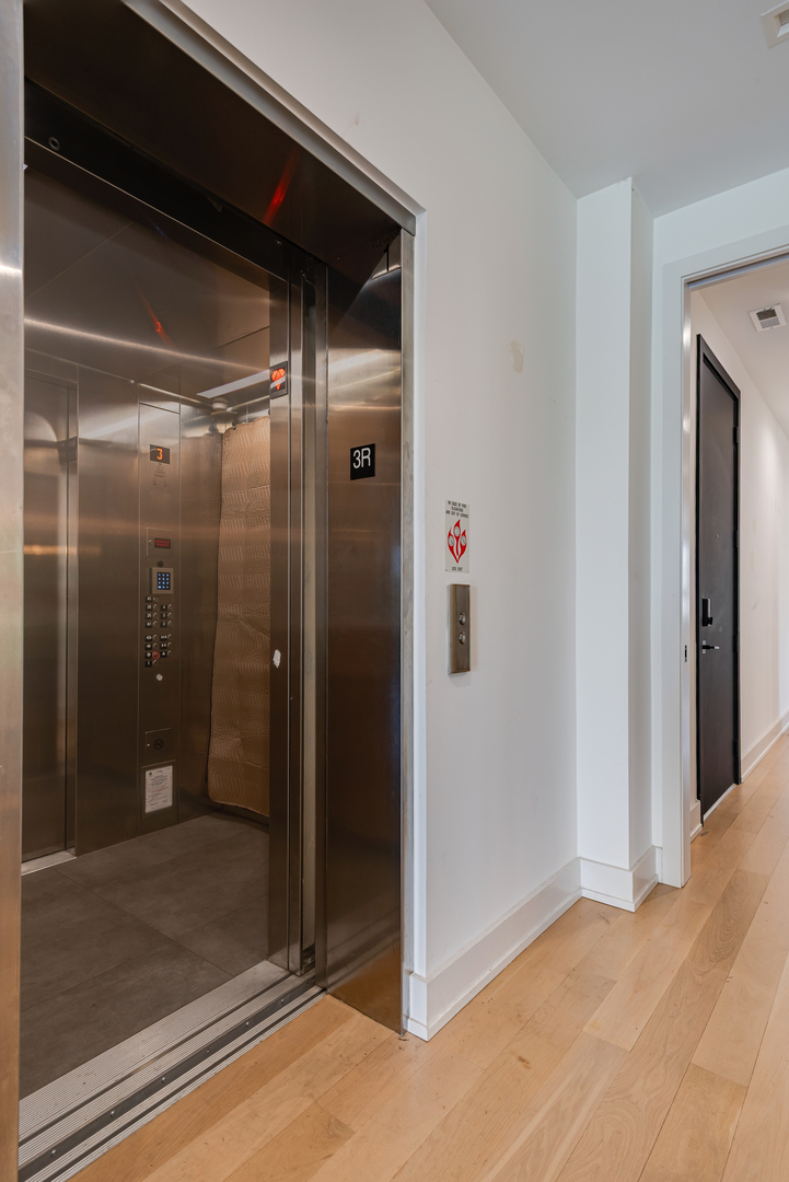 1524 W Chicago Avenue Unit: 2E