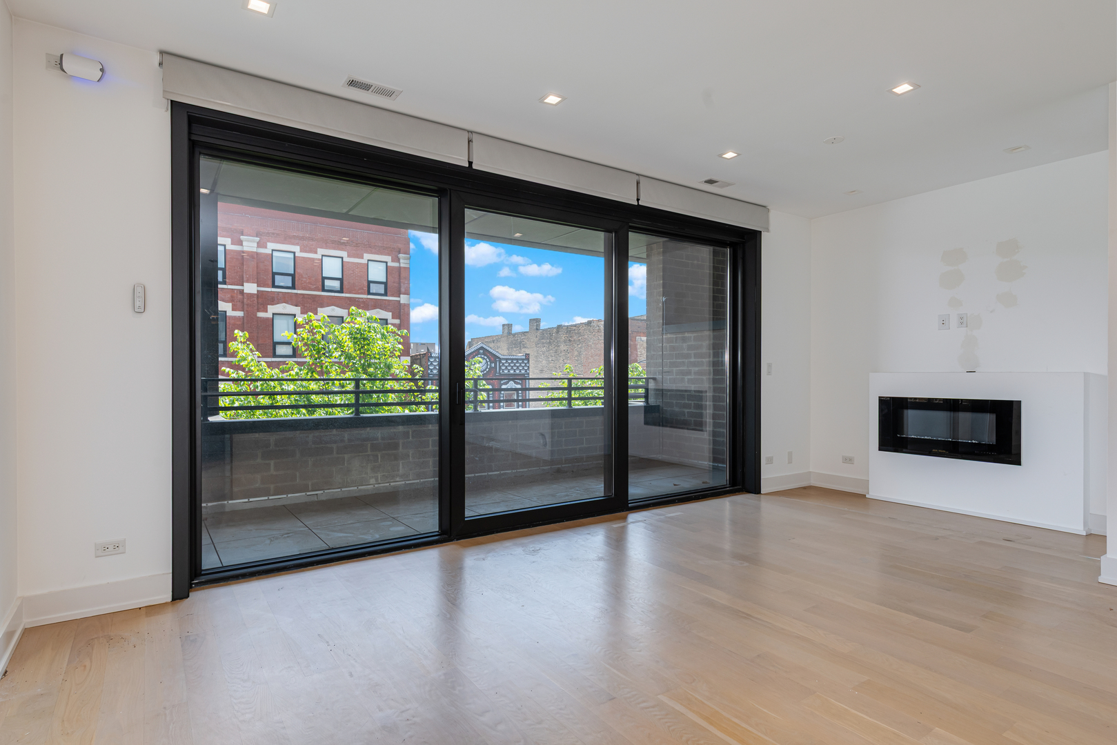 1524 W Chicago Avenue Unit: 2E