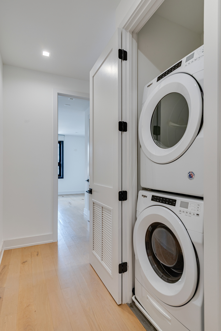 1524 W Chicago Avenue Unit: 2E