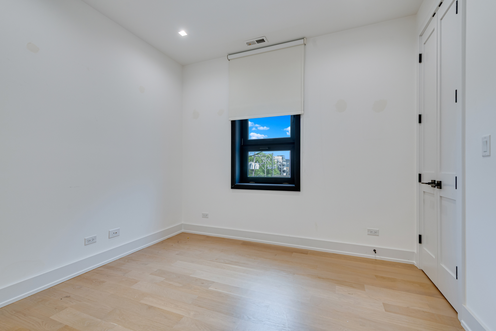 1524 W Chicago Avenue Unit: 2E