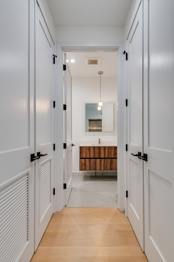 1524 W Chicago Avenue Unit: 2E