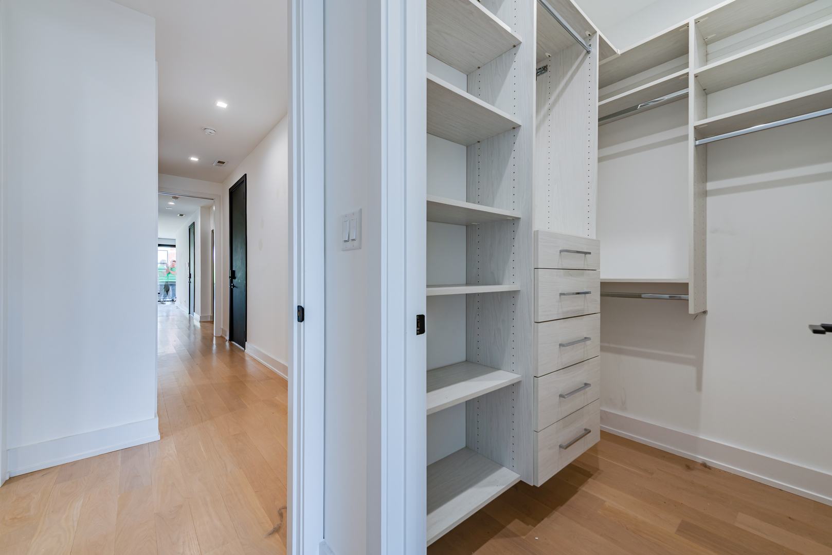 1524 W Chicago Avenue Unit: 2E