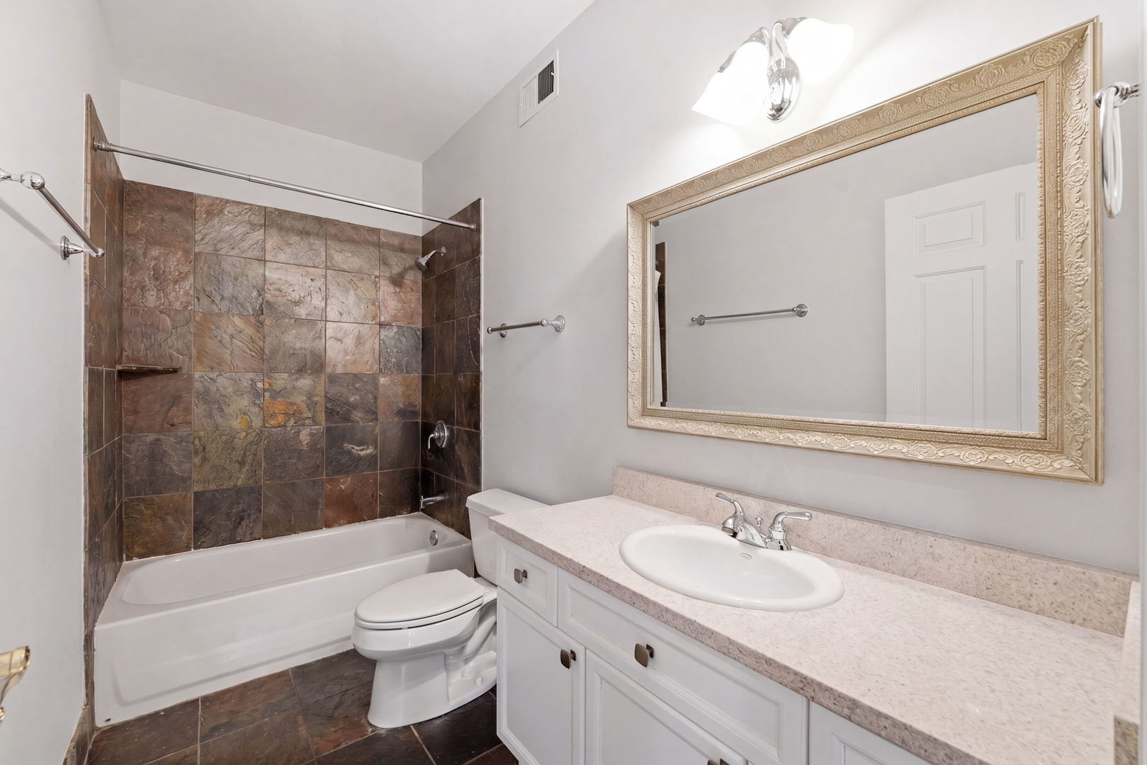 814 W Hubbard Street Unit: 4