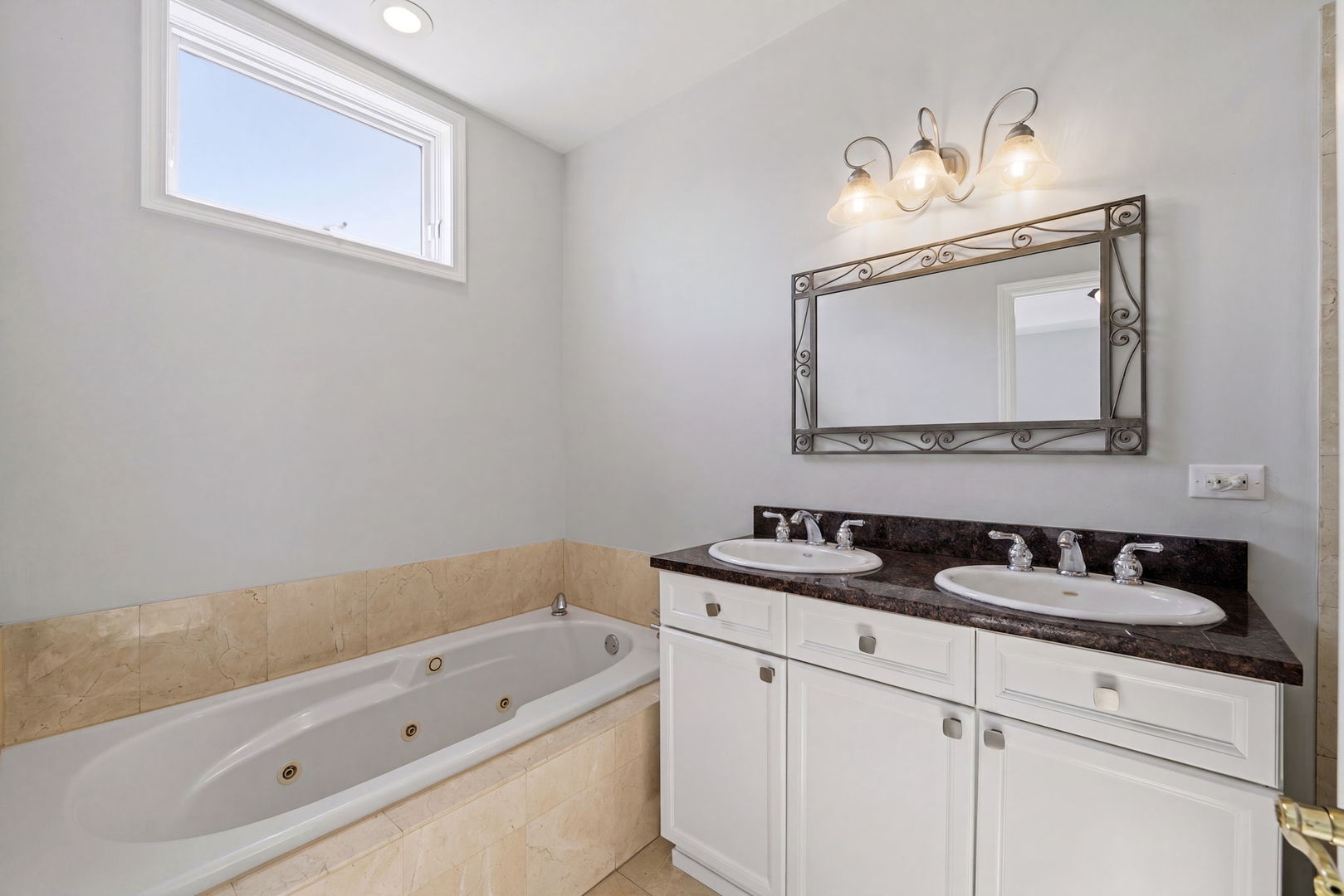 814 W Hubbard Street Unit: 4