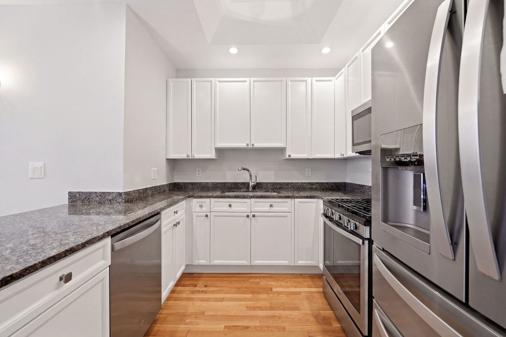 814 W Hubbard Street Unit: 4
