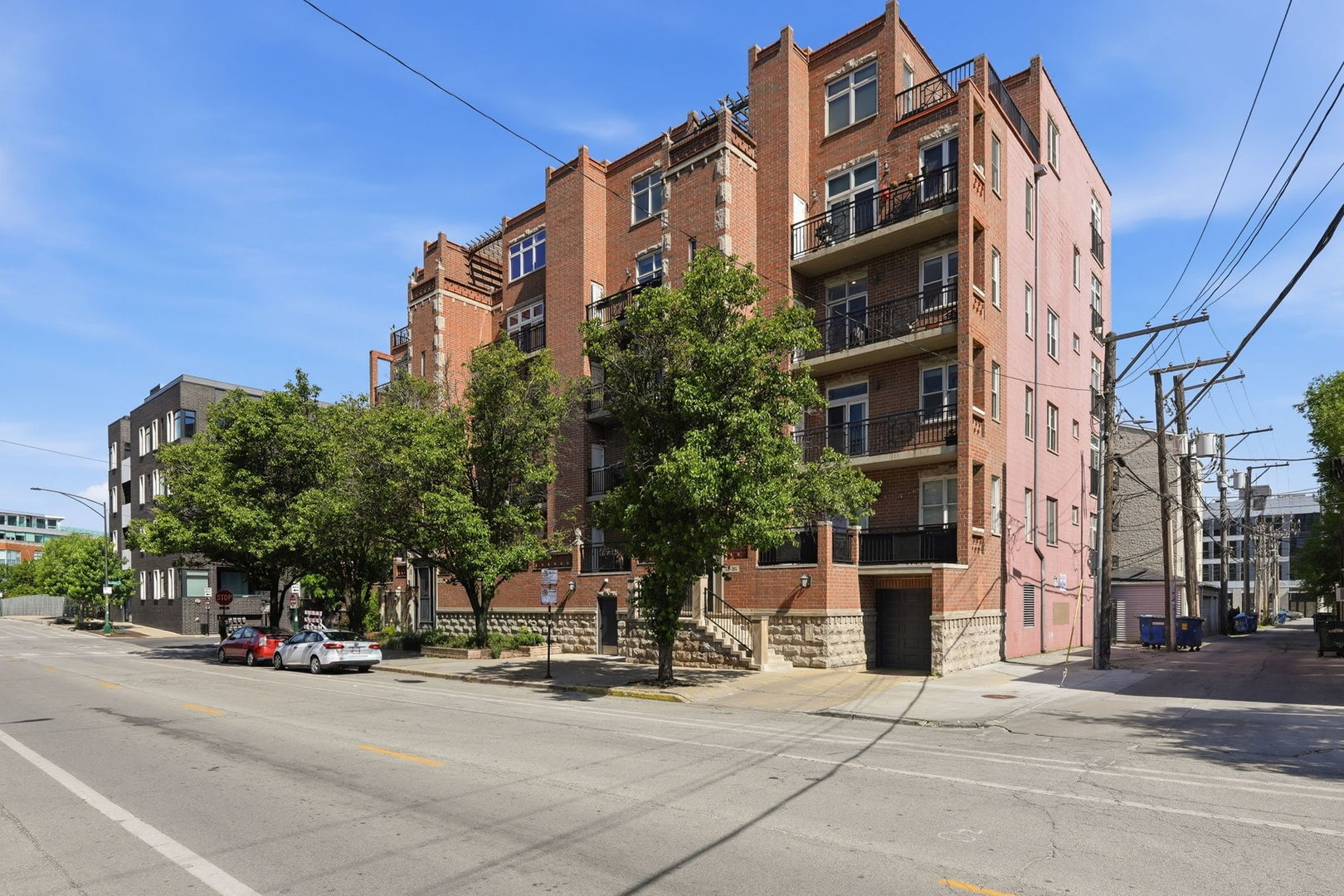814 W Hubbard Street Unit: 4
