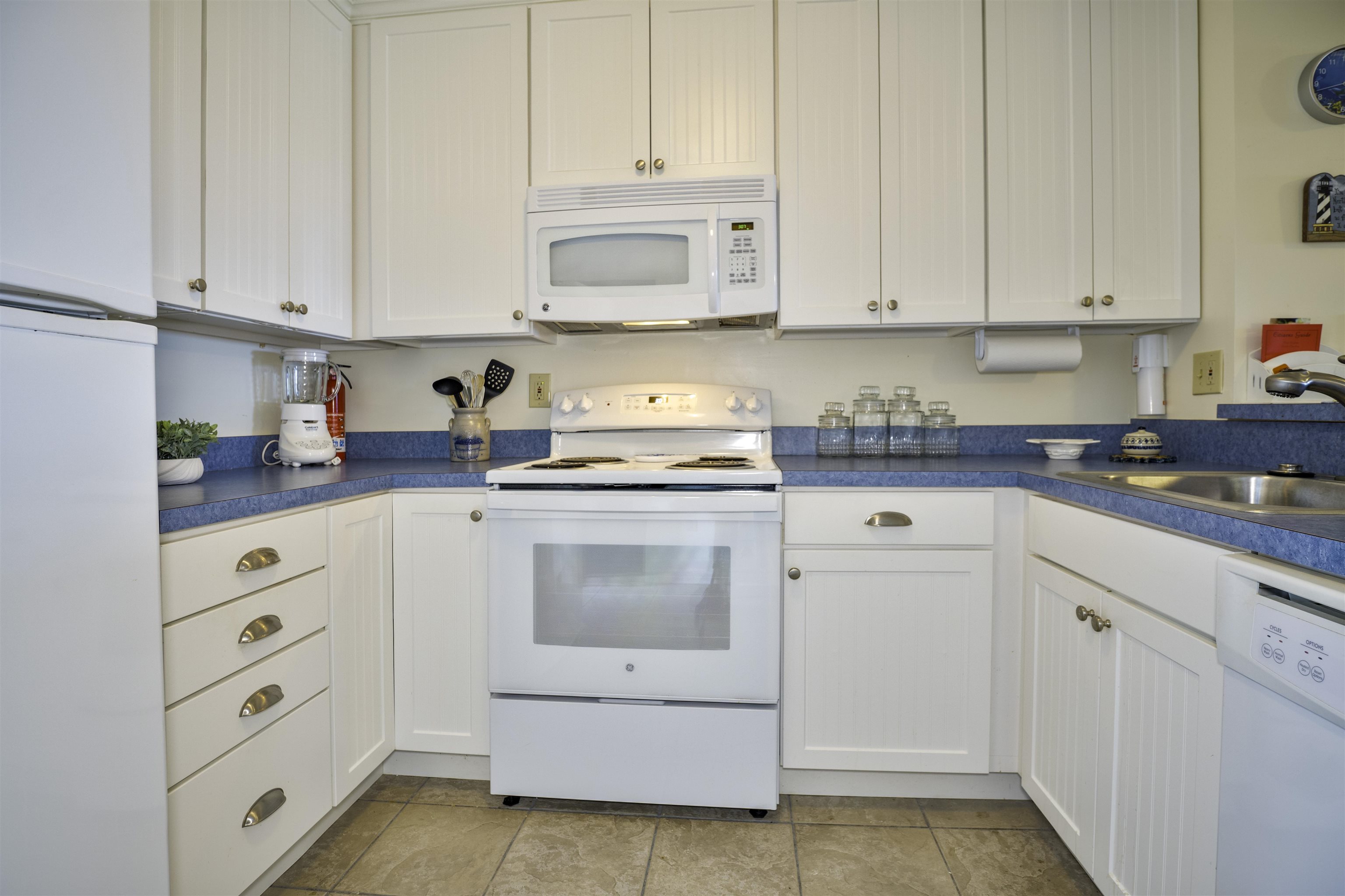 1401 S Virginia Dare Trail Unit 11