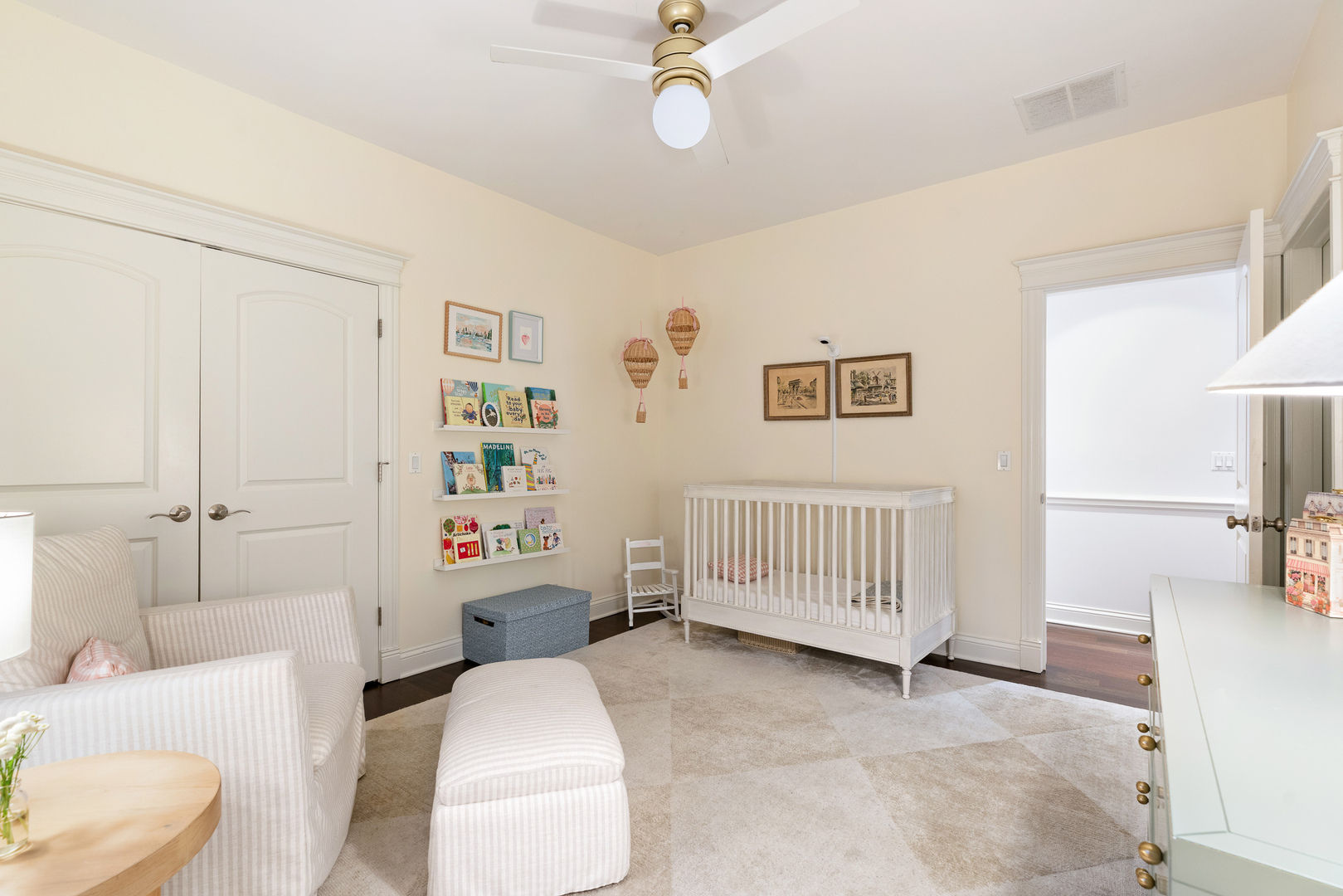 901 W Fletcher Street Unit: 2