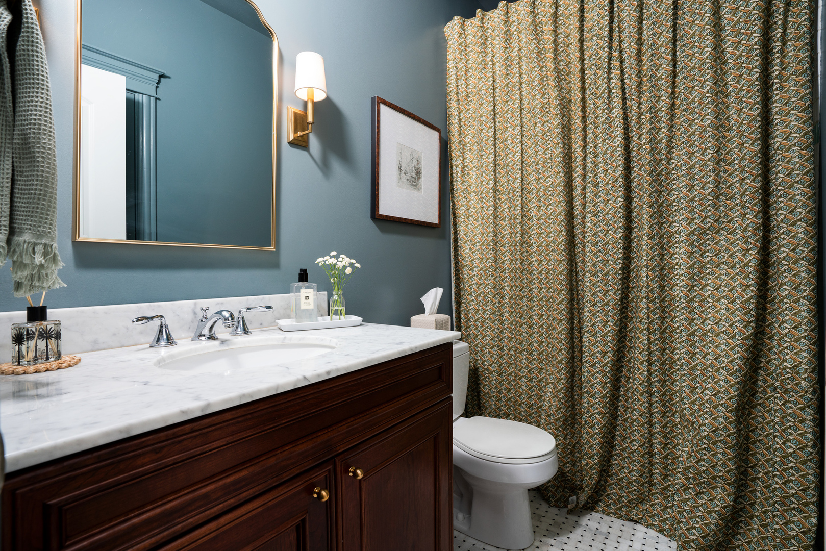 901 W Fletcher Street Unit: 2