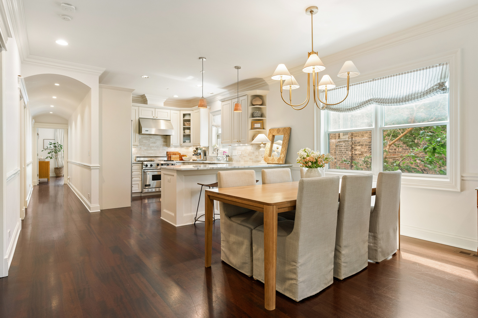 901 W Fletcher Street Unit: 2