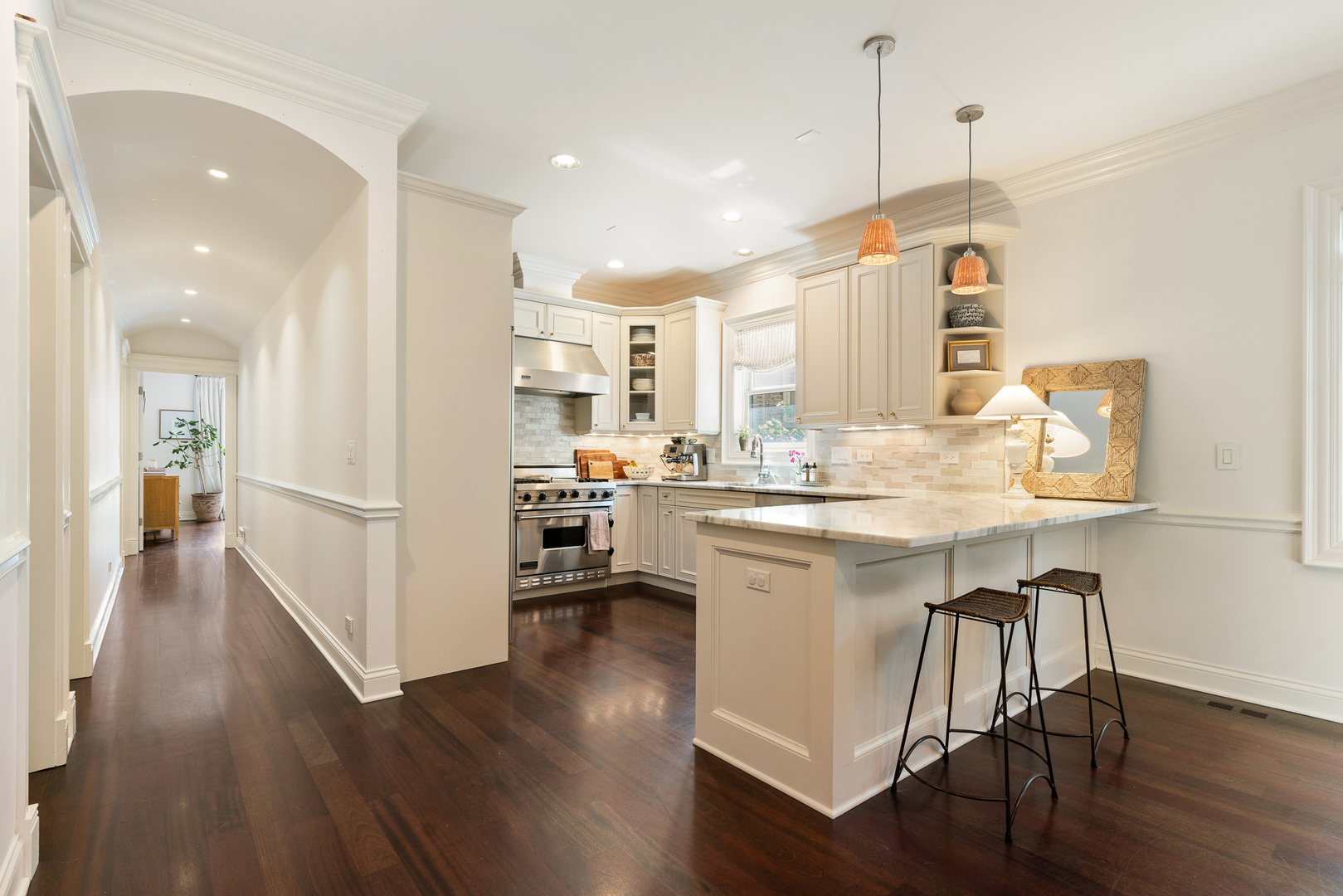 901 W Fletcher Street Unit: 2
