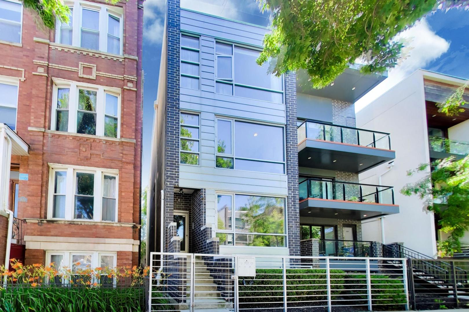 879 N Marshfield Avenue Unit: 2