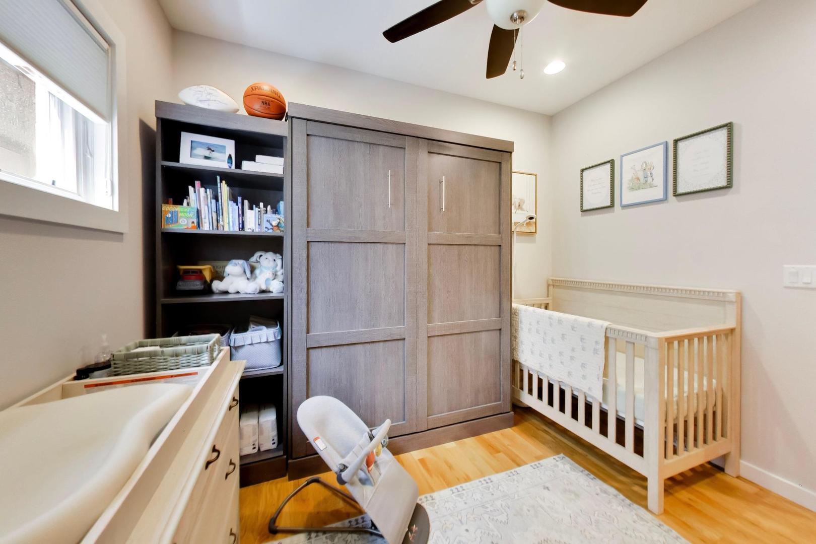 879 N Marshfield Avenue Unit: 2