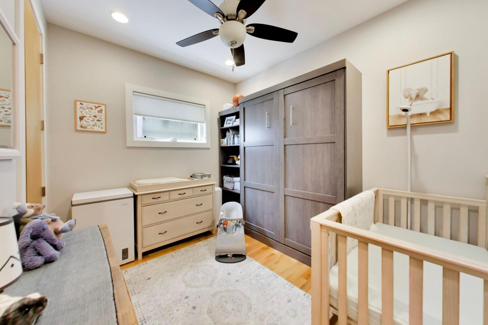 879 N Marshfield Avenue Unit: 2