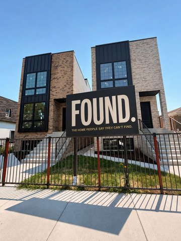515 W 28th Place
