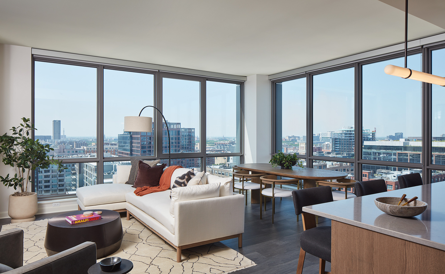 164 N Peoria Street Unit: 908