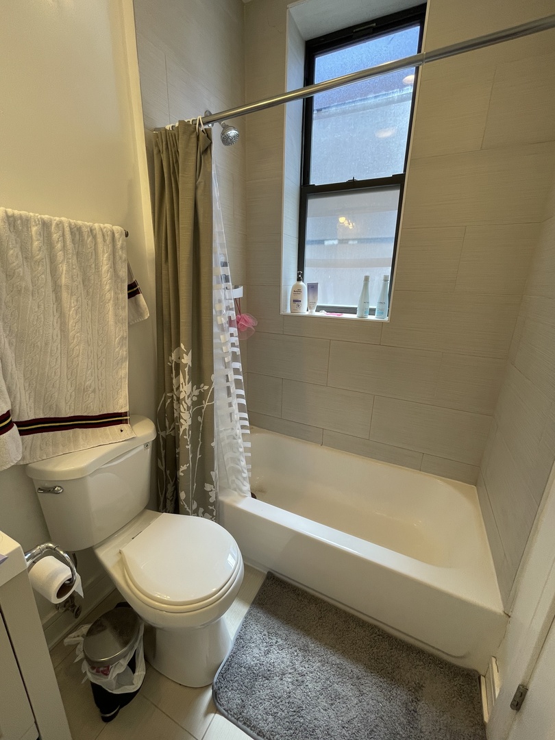 3502 N Sheffield Avenue Unit: 2