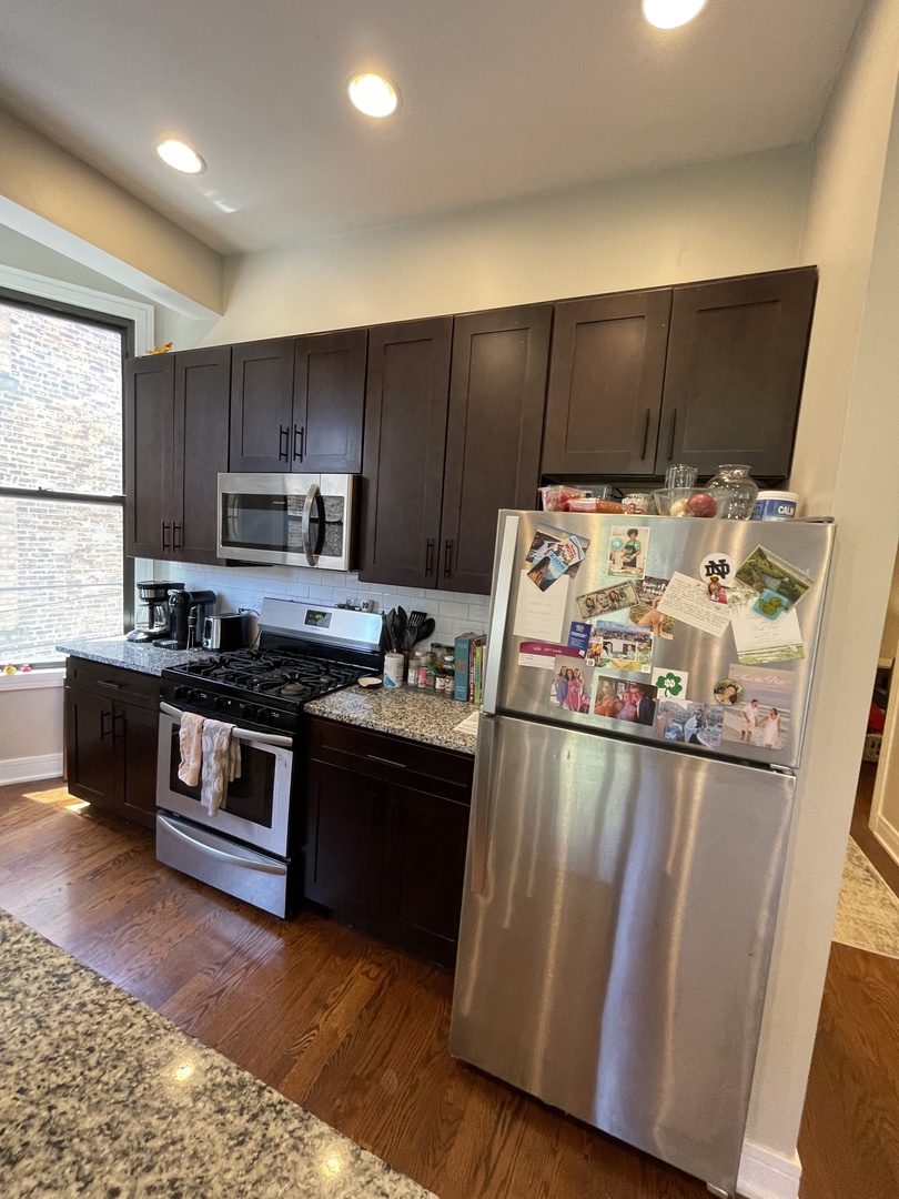 3502 N Sheffield Avenue Unit: 2