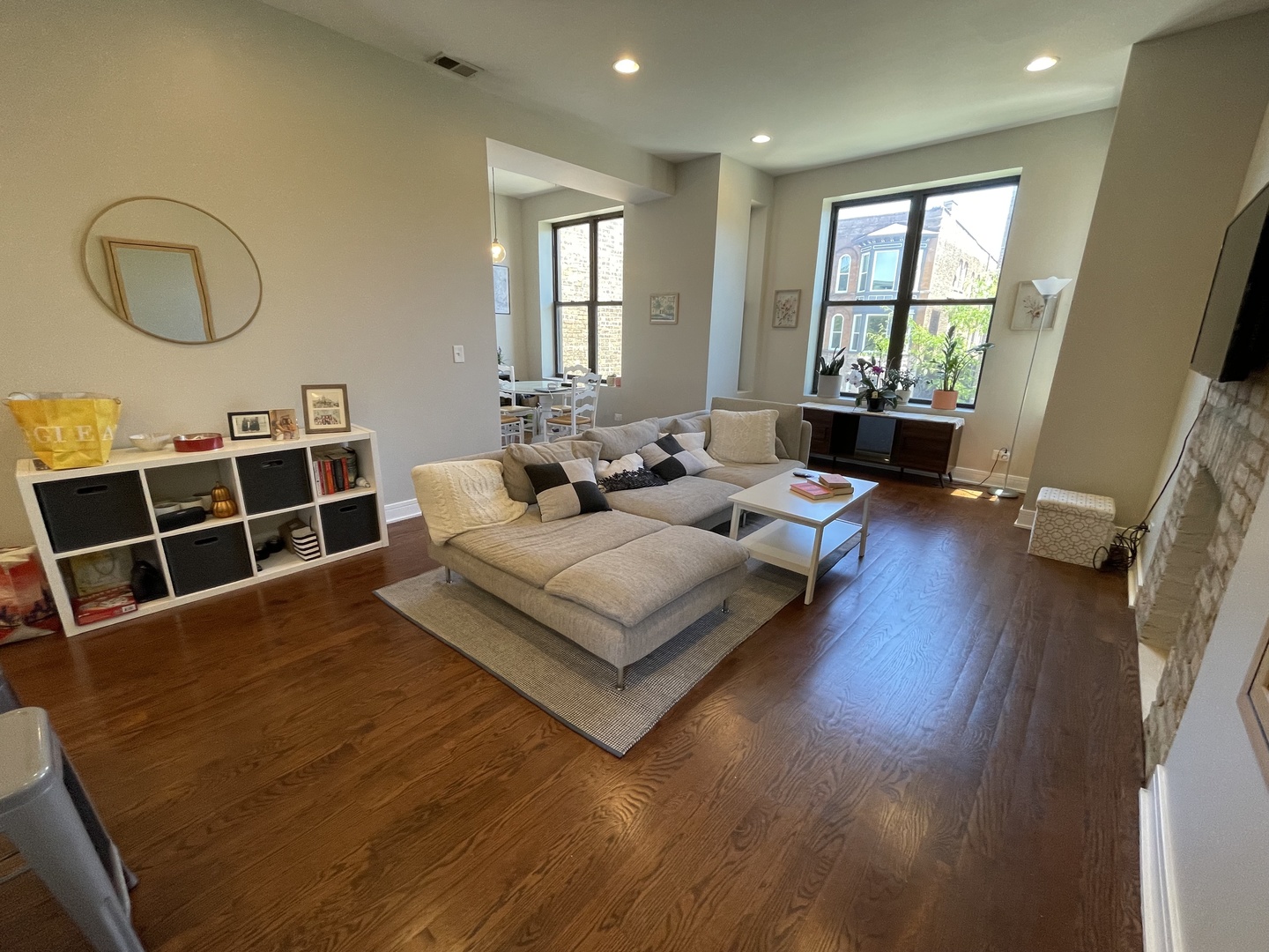 3502 N Sheffield Avenue Unit: 2