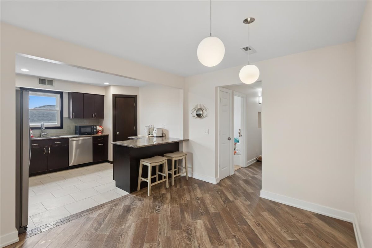 6534 W Montrose Avenue Unit: 3W
