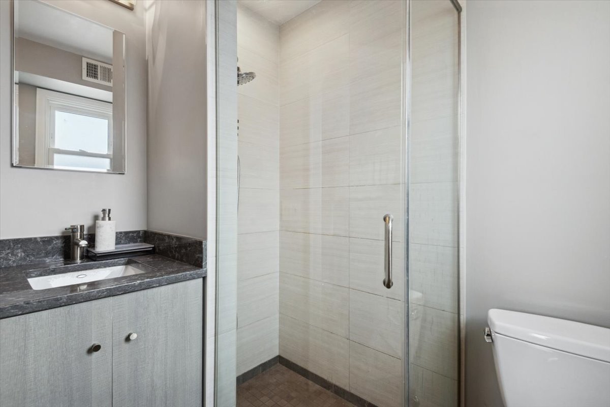 6534 W Montrose Avenue Unit: 3W