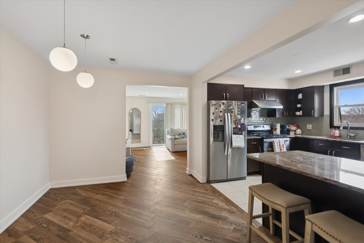 6534 W Montrose Avenue Unit: 3W