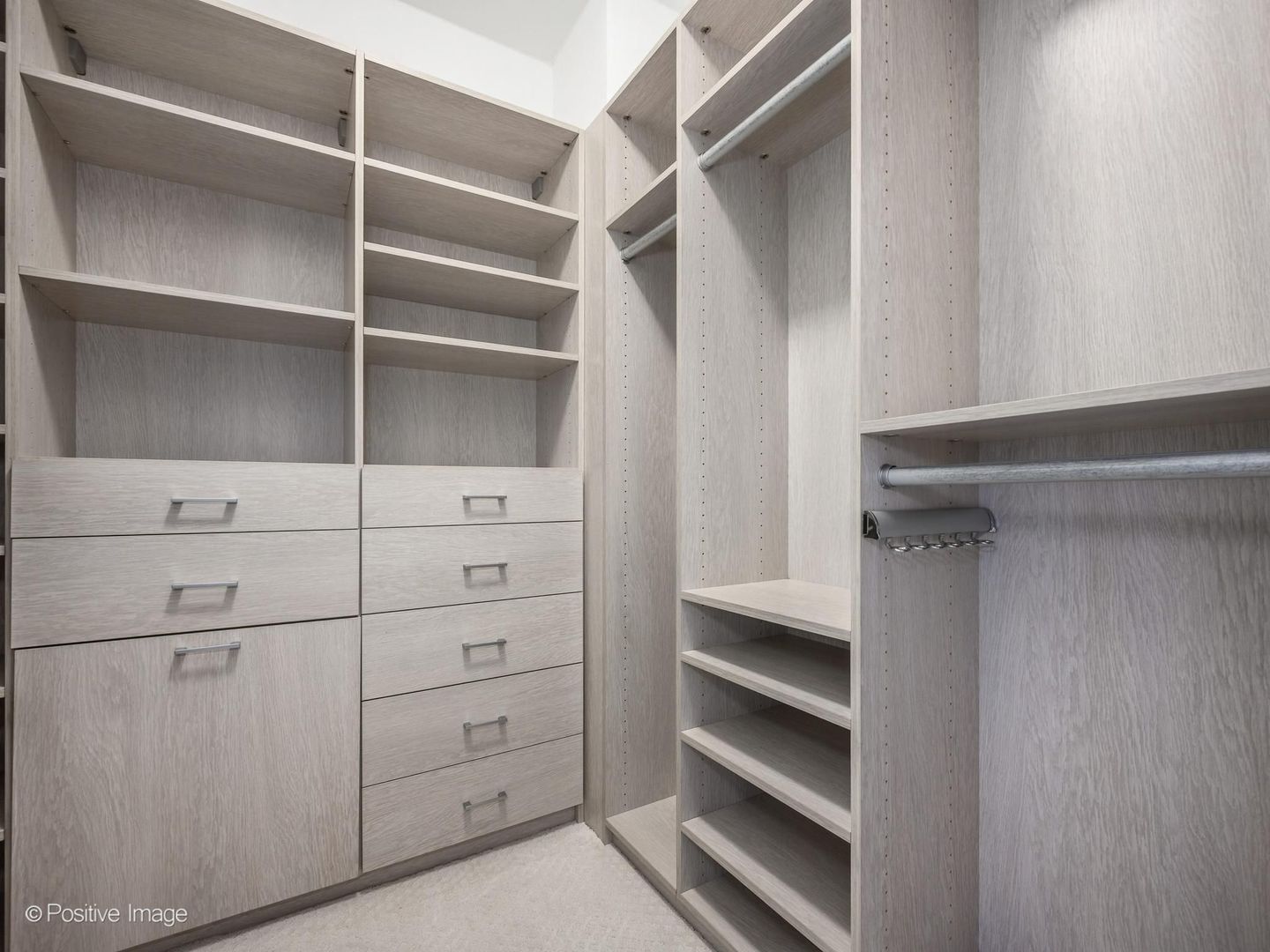 160 E ILLINOIS Street Unit: 1604