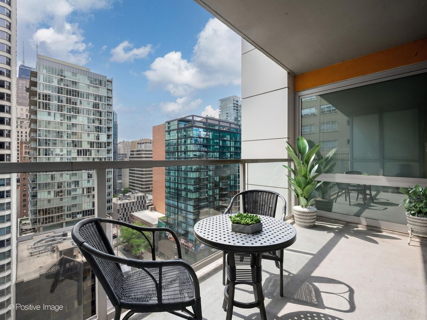 160 E ILLINOIS Street Unit: 1604