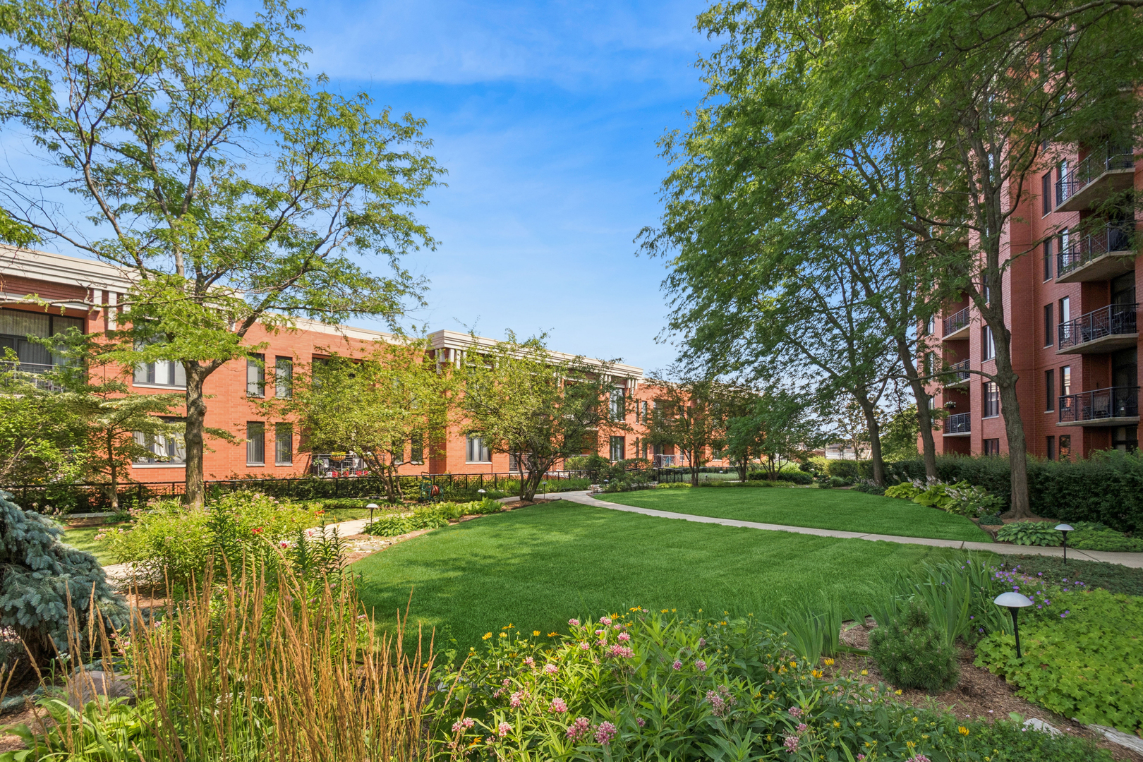 3232 N Halsted Street Unit: D712