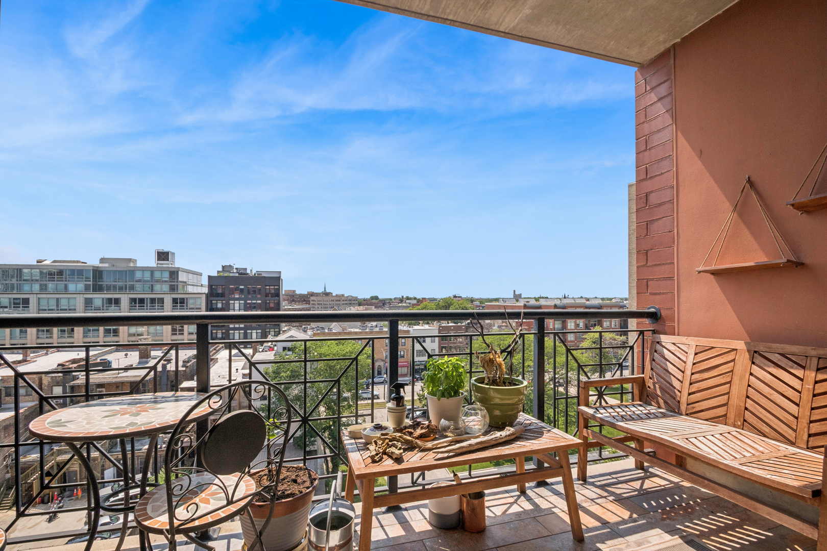 3232 N Halsted Street Unit: D712