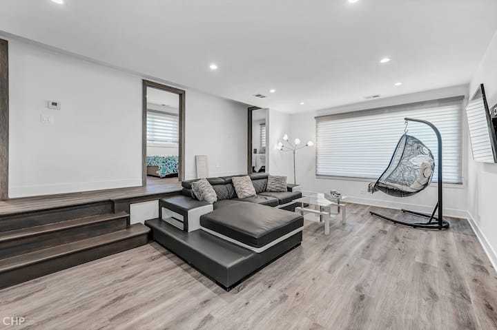 516 W ida Court Unit: 1